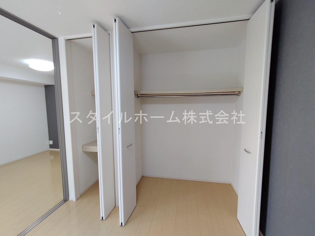 グランシャリオ御園の収納|別部屋写真です。