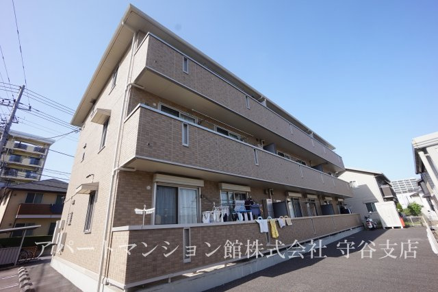 ヴァン・ボヌール中央の外観
