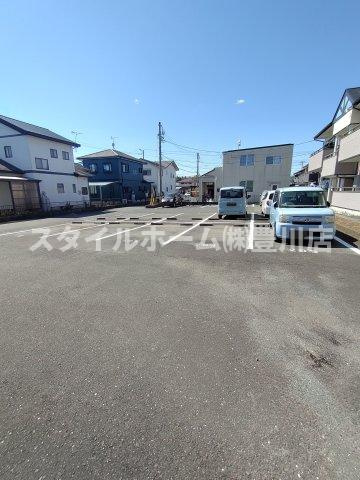 ベルウッドKEIの駐車場