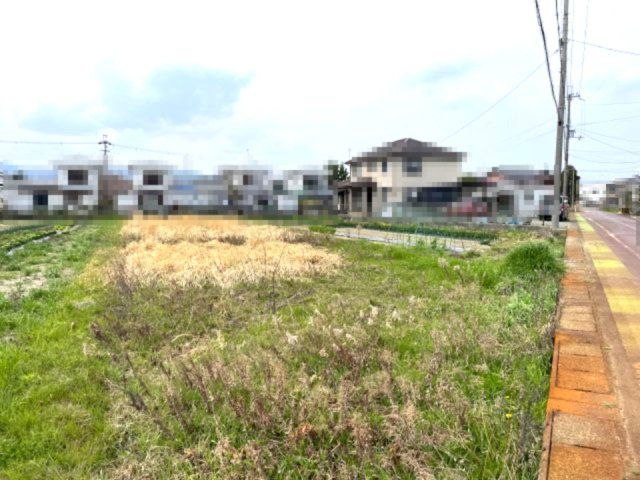 高島市安曇川町三尾里160坪土地の前面道路含む現地写真