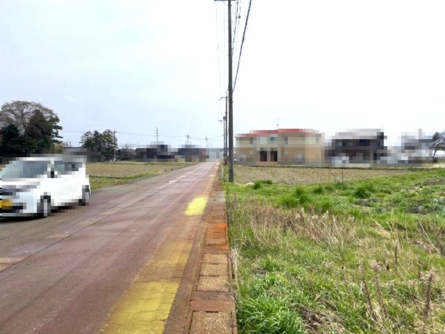高島市安曇川町三尾里160坪土地の前面道路含む現地写真