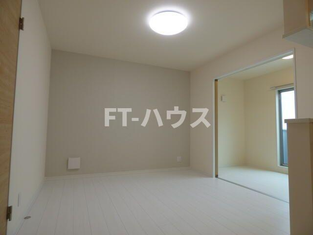 ヴィラ　イル　マーレの洋室