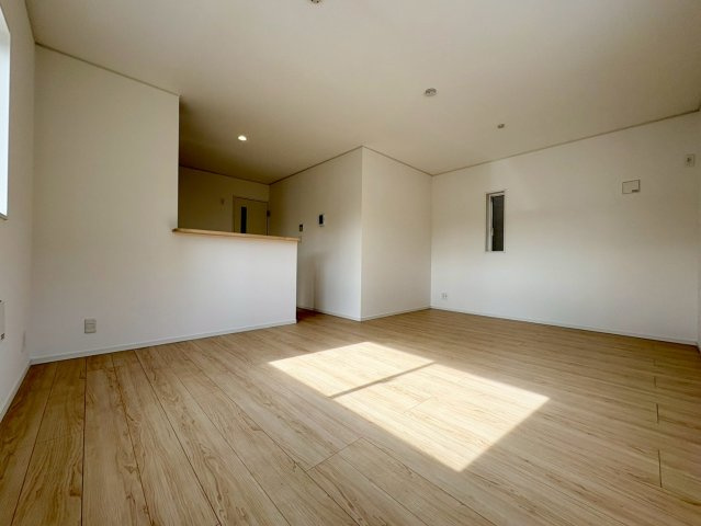 「角地で日当たり良し」高知市南金田第1　4号棟新築一戸建ての洋室|家族を見渡せる人気の対面式キッチン
