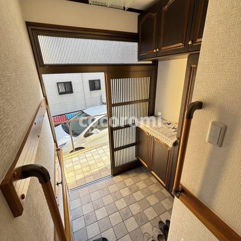 車庫3台付　戸建の玄関