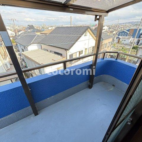 車庫3台付　戸建のバルコニー