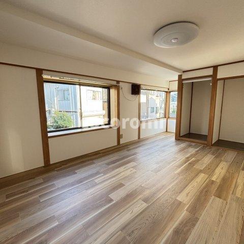 車庫3台付　戸建の洋室