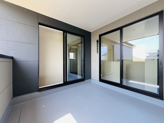 半田市成岩東町63番1『仲介手数料無料』新築戸建てのバルコニー