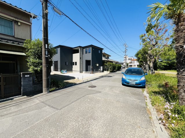 半田市成岩東町63番1『仲介手数料無料』新築戸建ての前面道路含む現地写真