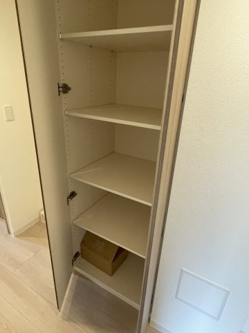 調布市上石原２丁目の賃貸マンションの収納|別部屋参考写真