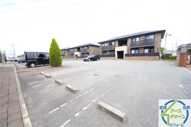 プランドールMITANI　の駐車場