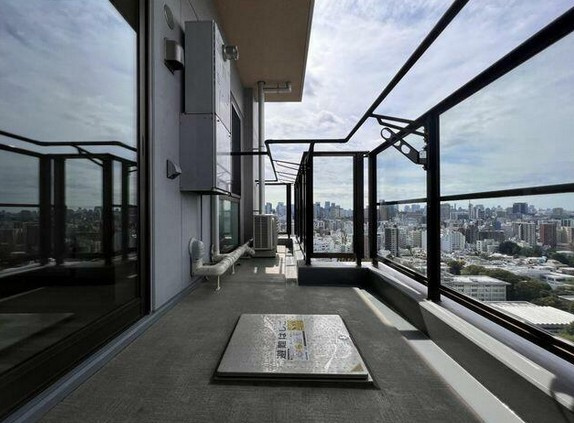 【バルコニー】