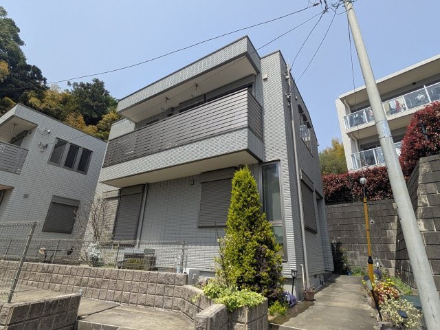 ヘーベルハウス生田E棟の外観