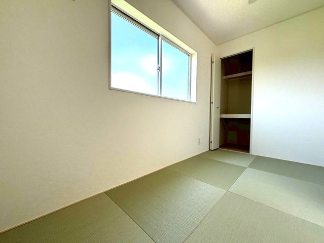 クワイエ　羽島市小熊町内粟野第２　全２区画分譲の和室|一室あると便利な和室は、ご来客時はもちろん、お子様のお昼寝や遊び場、寝室としてもご利用いただけます。
日本の良き文化を引き継ぐ、色々な用途で使える、癒しの空間です。