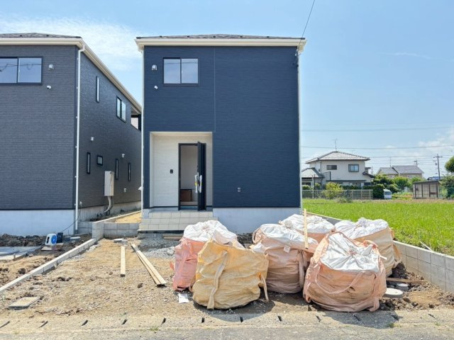 クワイエ　羽島市小熊町内粟野第２　全２区画分譲の前面道路含む現地写真|■前面道路　■ヤマダ不動産　株式会社リライフ　
■夢のマイホーム購入をフルサポートします！