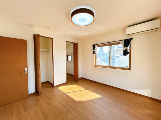 いわき市小名浜字吹松　戸建て　不動産プラスの洋室|広々とした洋室です