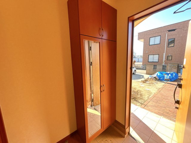 いわき市小名浜字吹松　戸建て　不動産プラスの玄関|ゆったりとした玄関です