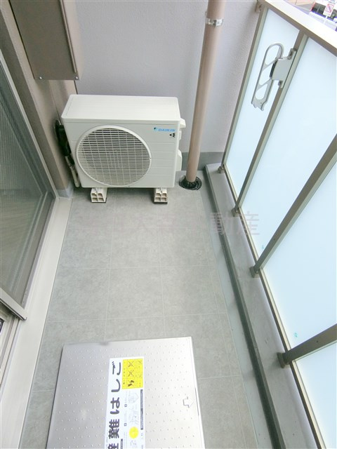 プライマル蒲田のバルコニー|物干し金具付きのバルコニー