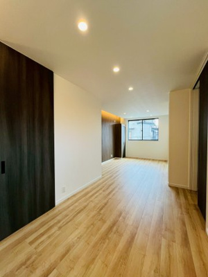 【居間・リビング】 | 鶴見区緑３丁目新築戸建