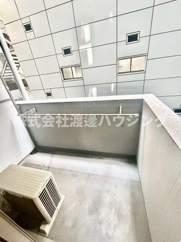 アスール江坂サードのバルコニー
