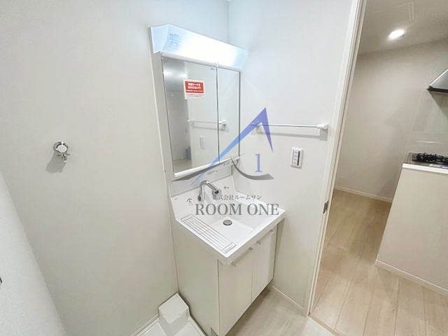 ルアナハウスの洗面所|独立洗面台です。