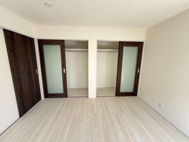 第７渋川市半田　新築戸建　3号棟の収納|2階洋室1収納ウオークインクローゼットです。２ヶ所付きです！