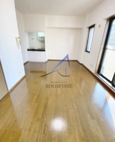 ミリオンステージ西早稲田壱番館の居間・リビング|洋室のお部屋です。