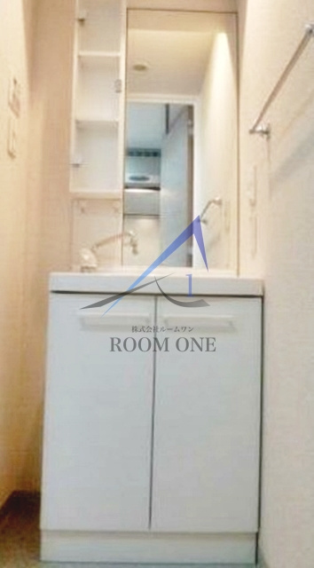 スカイコートルーベンス西早稲田の洗面所|独立洗面台です。