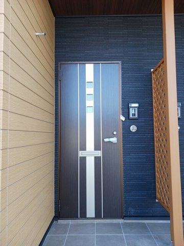 エテルノファボーレ　Ⅲの玄関