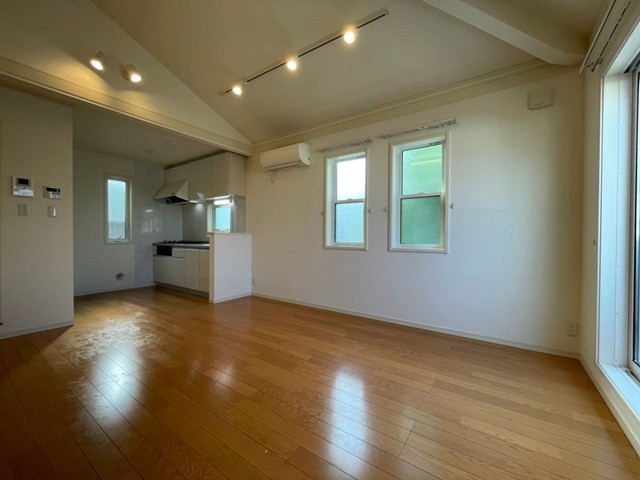藤沢市片瀬１丁目のテラスの居間・リビング|同施工物件