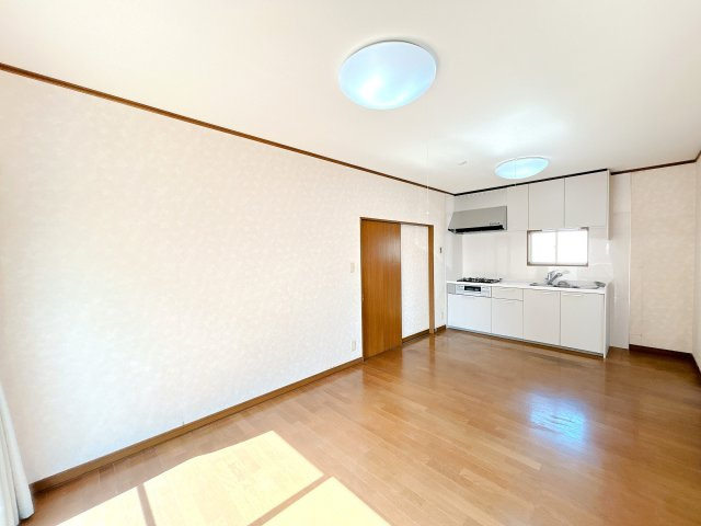 いわき市泉ケ丘３丁目　戸建て　不動産プラスの居間・リビング|ゆったり過ごせる居間です