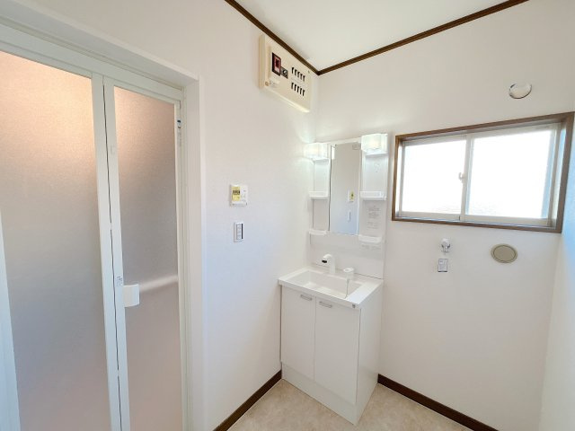 いわき市泉ケ丘３丁目　戸建て　不動産プラスの独立洗面台|独立洗面台、朝の身支度には欠かせません