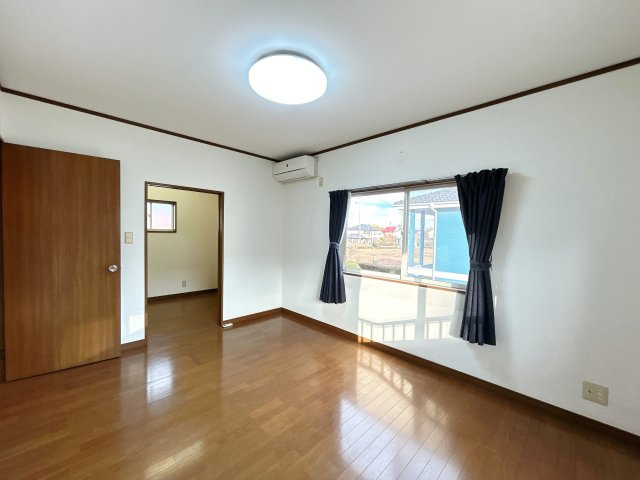 いわき市泉ケ丘３丁目　戸建て　不動産プラスの洋室|広々とした洋室です