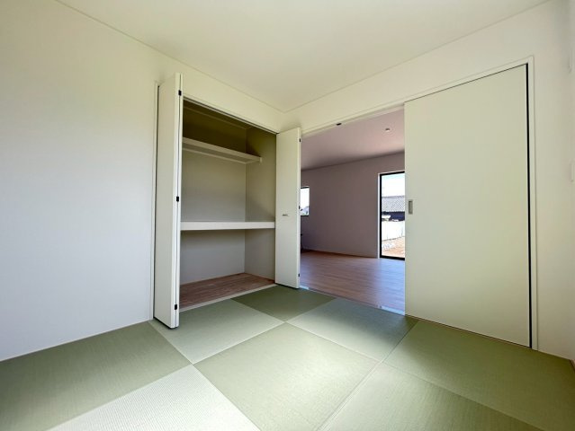 クワイエ　一宮市丹陽町九日市場第2　全1区画分譲の和室|一室あると便利な和室は、ご来客時はもちろん、お子様のお昼寝や遊び場、寝室としてもご利用いただけます。
日本の良き文化を引き継ぐ、色々な用途で使える、癒しの空間です。