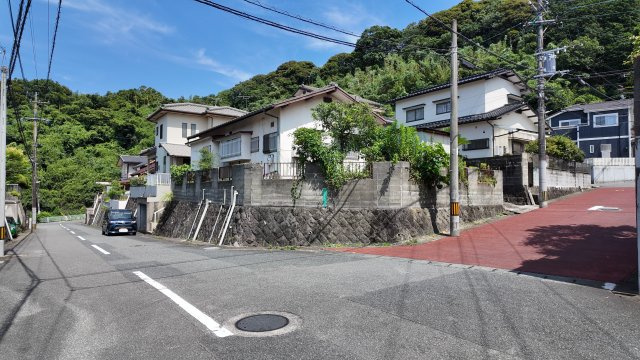 【土地】南区柏原三丁目の前面道路含む現地写真