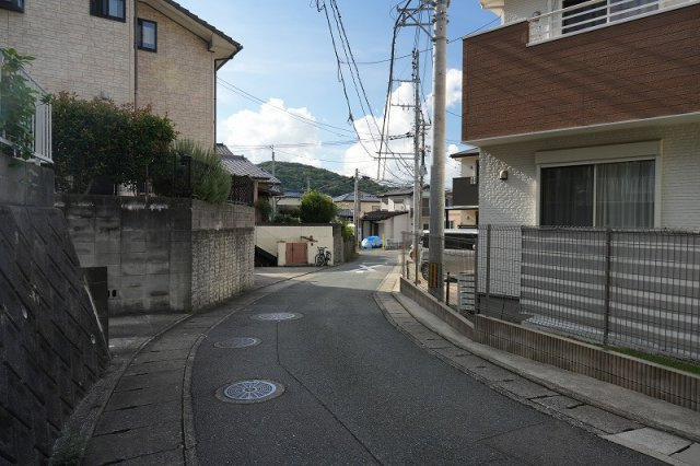【土地】福岡市西区上山門二丁目の前面道路含む現地写真