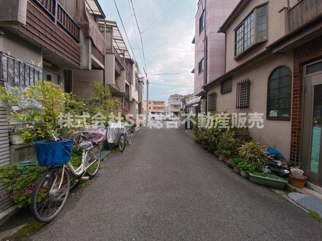 稲葉2丁目中古戸建の前面道路含む現地写真|前面道路含む現地写真です