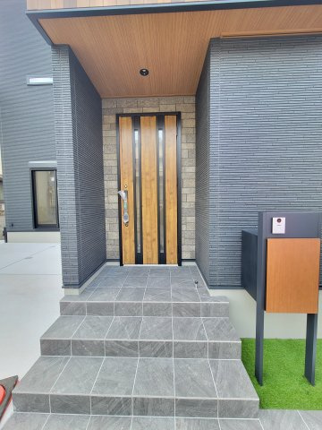 黒田1区画（333-6）・新築戸建の玄関