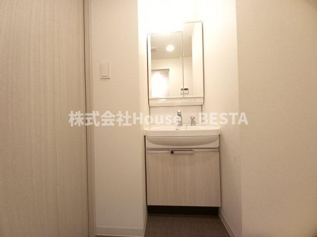 プレサンス兵庫駅前の独立洗面台