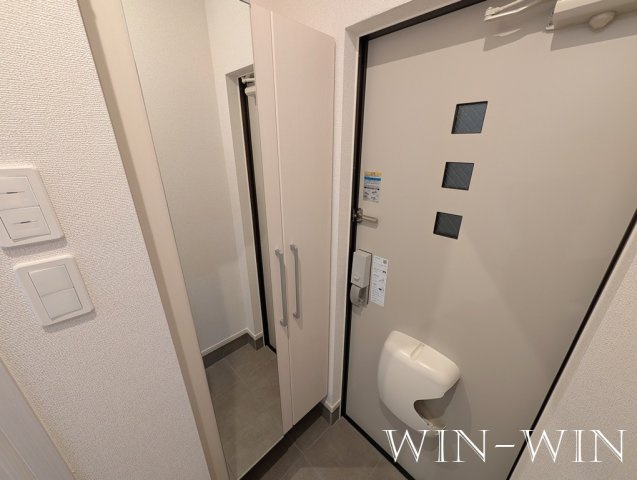 ブールバールの玄関