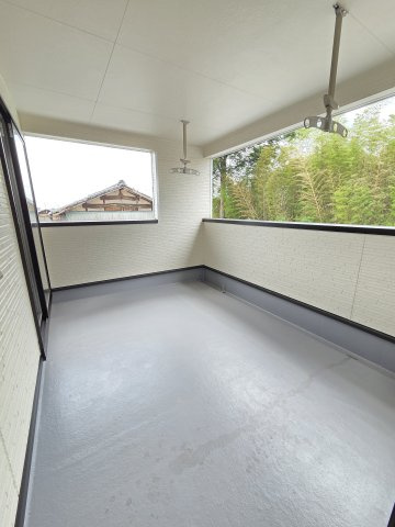 新築　伊勢崎市田部井町第9　3号棟　Cradle Gardenのバルコニー|現地写真　インナーバルコニーなので急な雨でも安心です！
