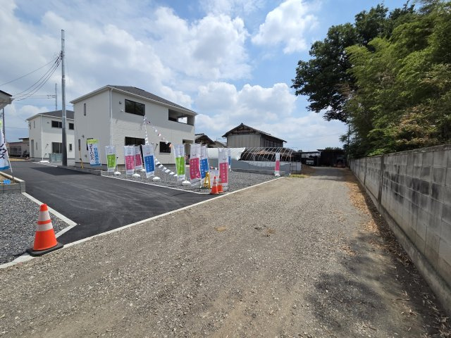 新築　伊勢崎市田部井町第9　3号棟　Cradle Gardenの前面道路含む現地写真|現地写真　南側前面道路幅員約4.0ｍ