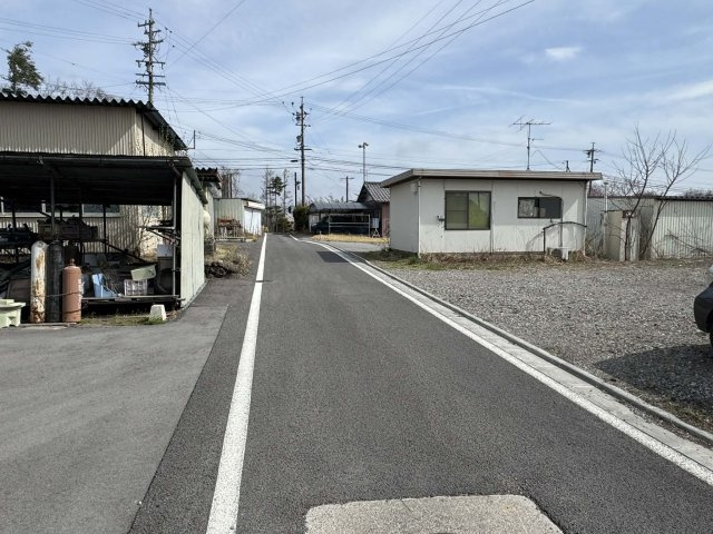 御代田町馬瀬口　売土地の前面道路含む現地写真