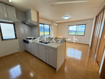 【居間・リビング】 | クレージュA | 別部屋写真