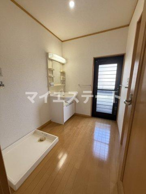 【洗面所】 | クレージュA | 別部屋写真