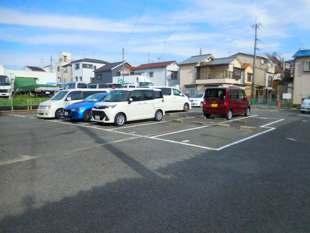 大塚チェリーハイツ12の駐車場