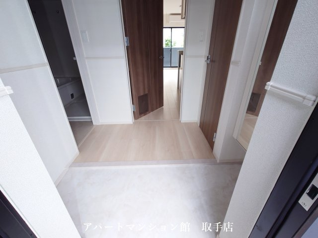 Ｙ’ｓ　ＳＴＡＴＥ　天王台の玄関