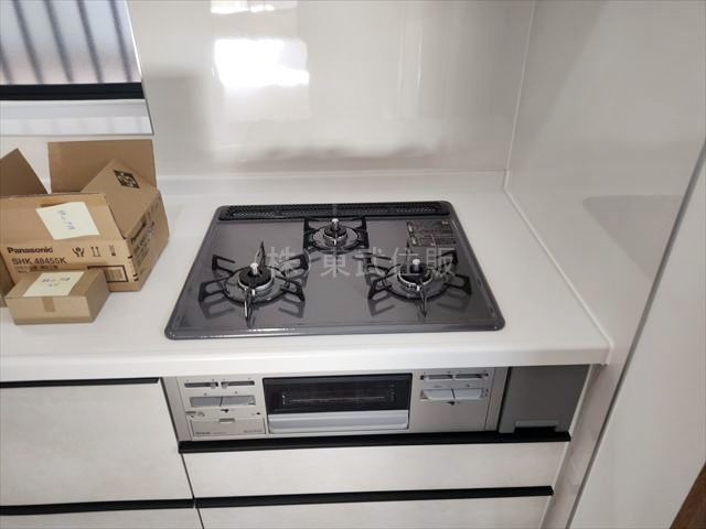 【キッチン】 | 狭山市広瀬台 | 同時にお料理ができる３口コンロ