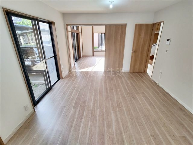 【居間・リビング】 | 狭山市広瀬台 | こちらの居間で趣味の時間をお楽しみください