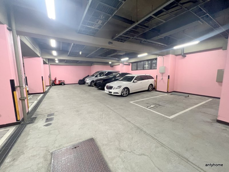 ユニ船場　仲介手数料無料の駐車場