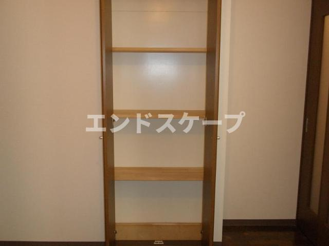 ルミナスハイムの収納|リビング収納
高崎、前橋のお部屋探しはエンドスケープまで！お客様の理想お聞かせ下さい♪